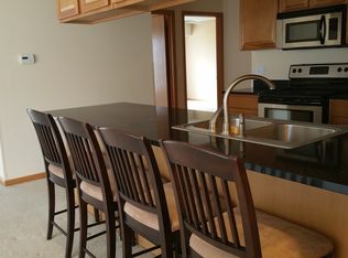 956 Arvle Cir, Sycamore, IL 60178