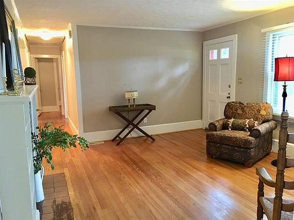 5th image of 890 Longstreet Cir