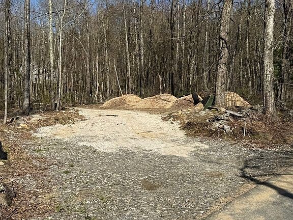 2nd image of 1011 Thresher Rd