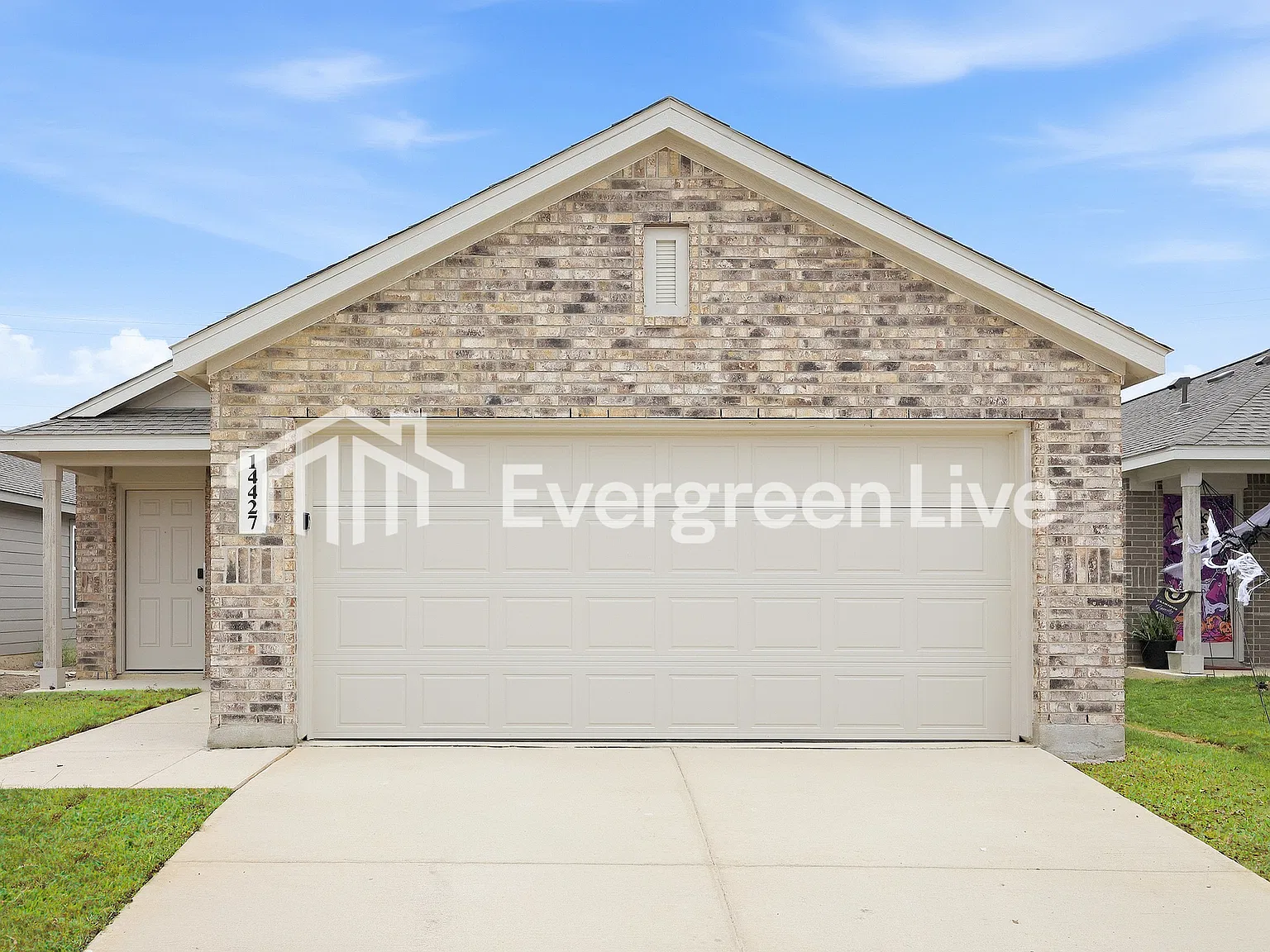 4 bed, 2.0 bath, 1600 sqft, $1,470 — Photo 1