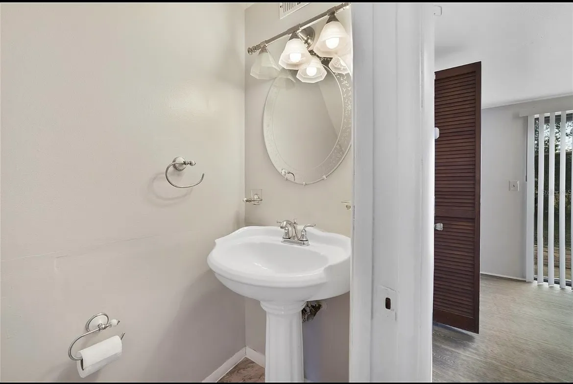 2 bed, 960 sqft, $975 — Photo 4