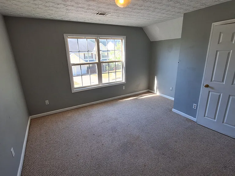 305 Shadowbrooke Cir — Photo 12