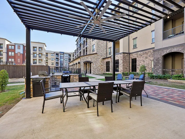 Luxia Craig Ranch — Photo 6