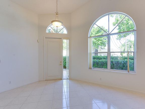 4th image of 4525 Carlton Golf Dr
