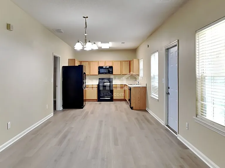 1610 Thornwick Trce — Photo 4