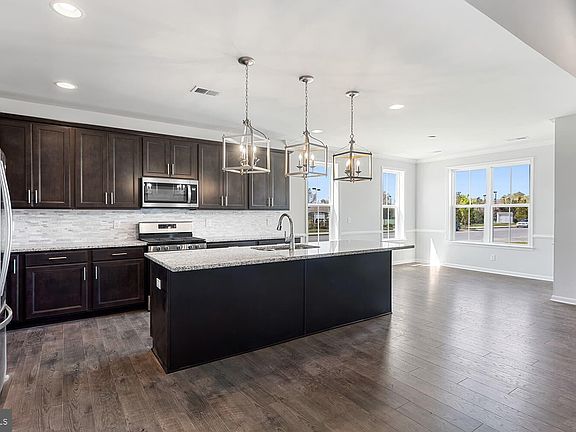 4th image of 101 Winged Foot Dr