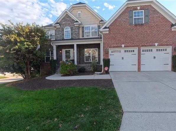 1600 Lakefield Dr, Clemmons, NC 27012