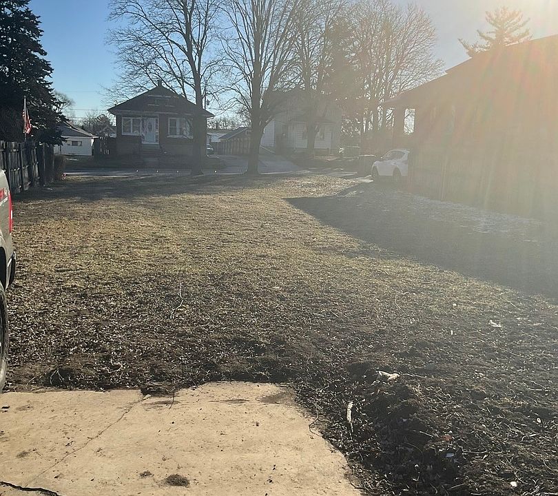 2nd image of 1115 Cora St