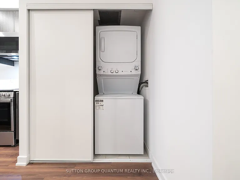 2433 Dufferin St #505 — Photo 19