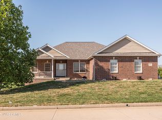 226 Pioneer Trail Dr, Jefferson City, MO 65109
