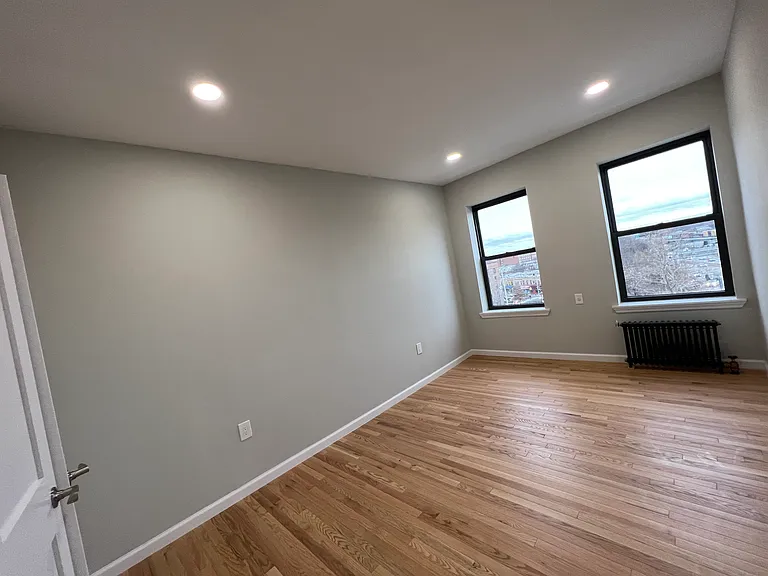 37-06 69th St #5F — Photo 6