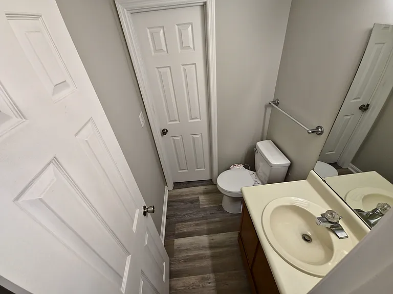 105A Sherwood Rd — Photo 5