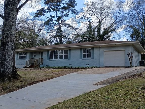 2nd image of 105 Magnolia Cir