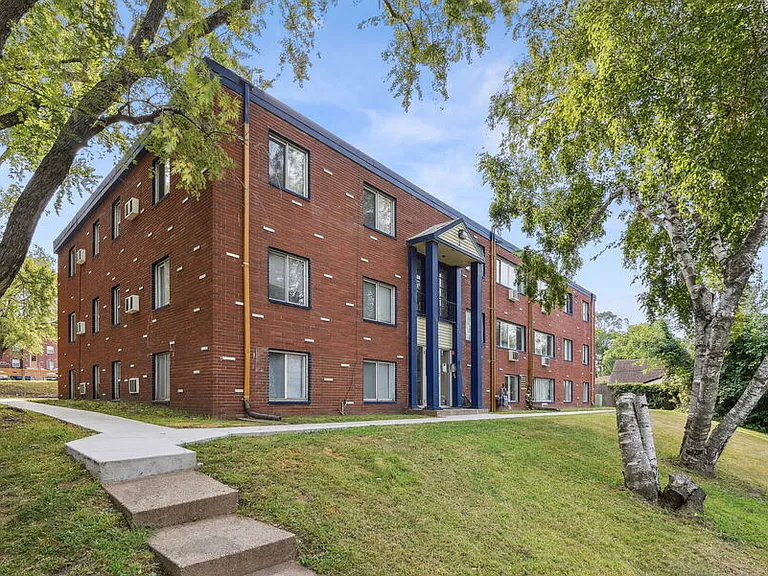 Keller Flats — Photo 17