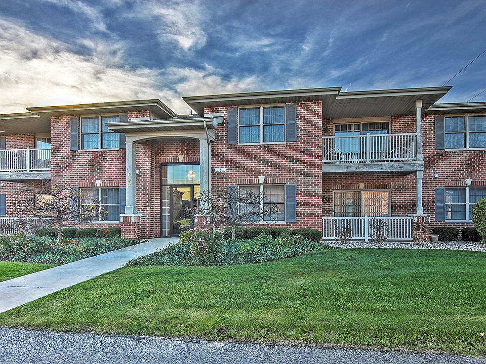 1st image of 635 Cambridge Ct APT 1B