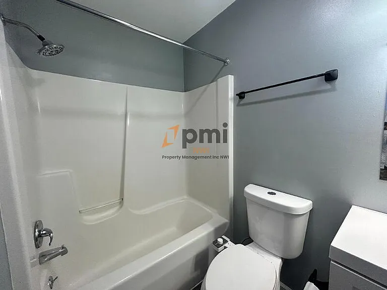 5930 Fiesta Ave #D — Photo 8