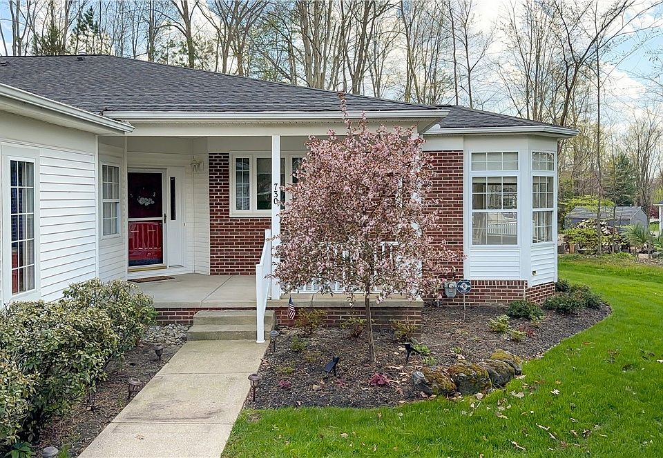 1st image of 730 Woodlake Dr