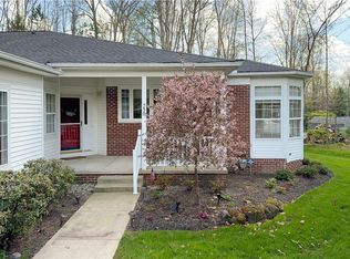 730 Woodlake Dr, Aurora, OH 44202