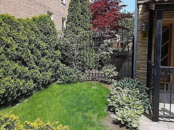 5th image of 6321 N Richmond St #1