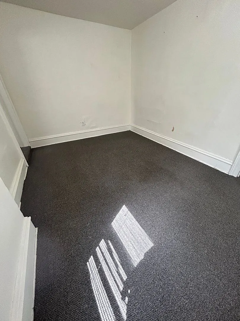 3 Bedroom 1 Bathroom Near Campus — Photo 3