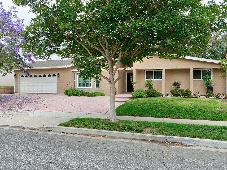 1st image of 1089 Sheffield Pl