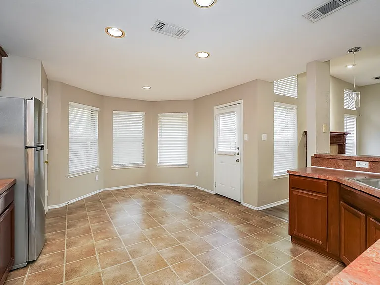 4413 Corner Brook Ln — Photo 7