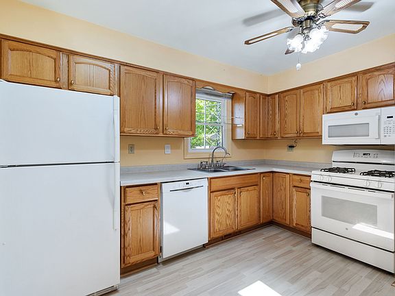 5th image of 440 S Manor Dr
