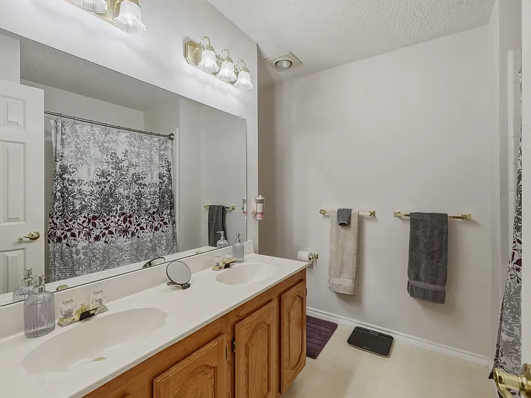 7612 Oak Knoll Dr — Photo 23