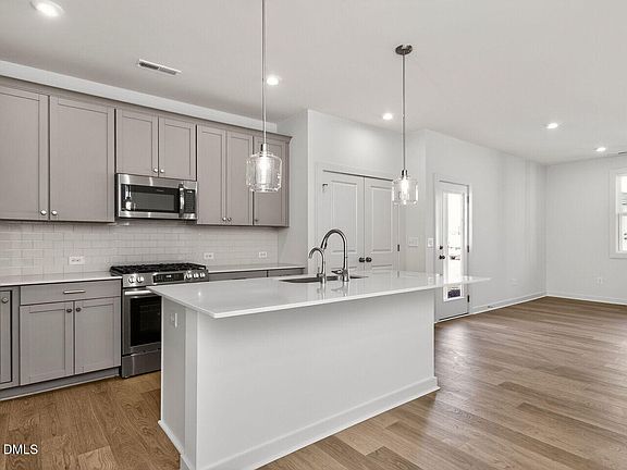 5th image of 73 Parkland Dr