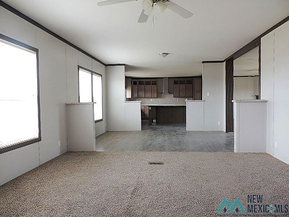 2nd image of 216 W Cottonwood Ln