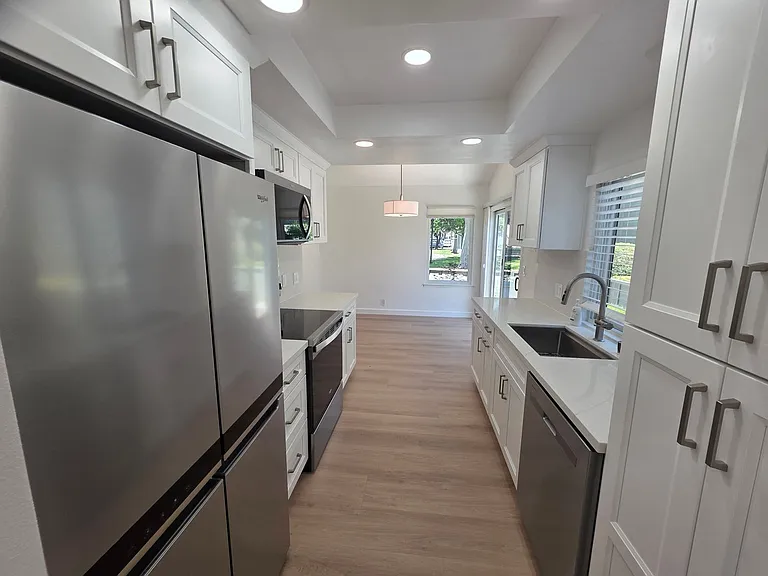 822 Juno Ln — Photo 4