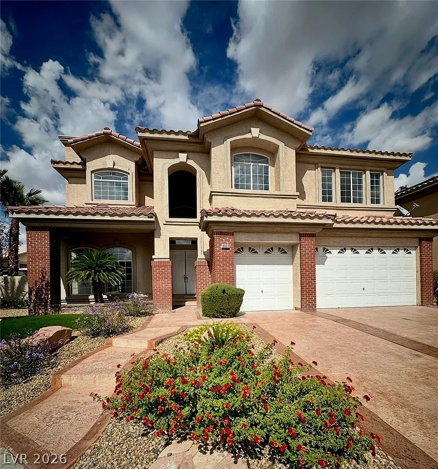 7 bed, 4.5 bath, 4396 sqft, $6,900 — Photo 2