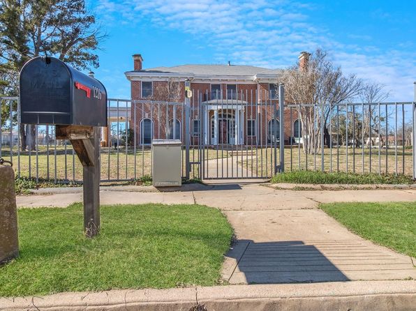1216 S Colorado St, Coleman, TX 76834