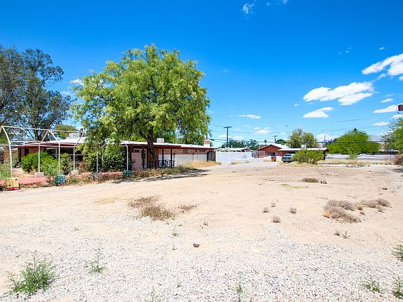 2nd image of 3023 E Loretta Dr