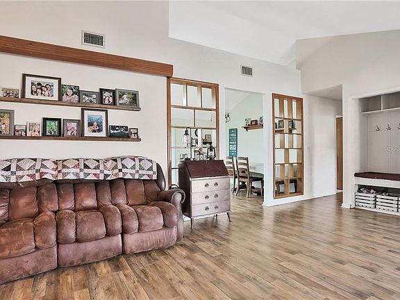 5th image of 841 Blackwood Dr