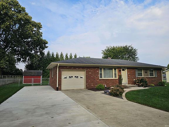3rd image of 303 Princeton Ln