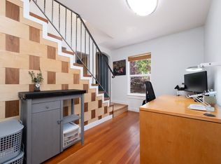 1075 Gladwin Dr, North Vancouver, BC V7R 1A1