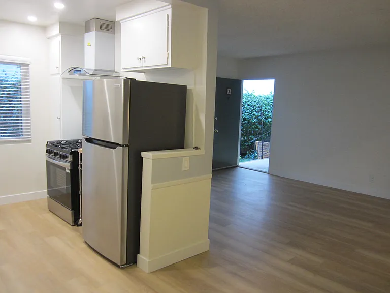 11816 Goshen Ave #2 — Photo 8