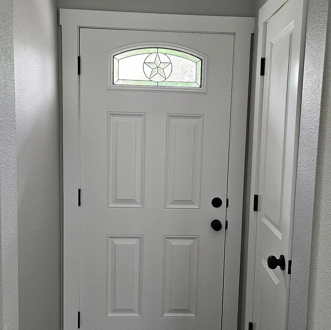 931 W Elm St — Photo 3