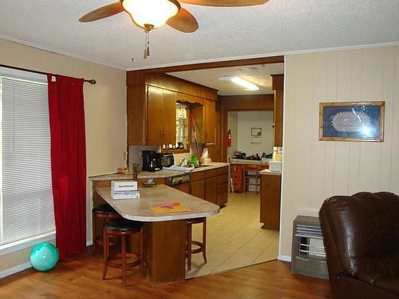 3rd image of 706 Hawkins Ave