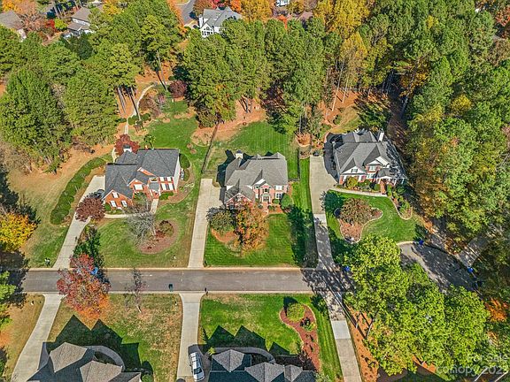 3rd image of 113 Ivy Hollow Ln