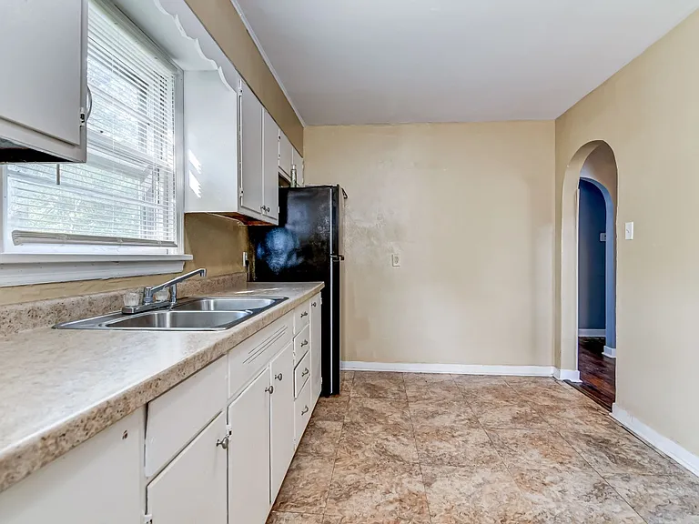 759 E Lawrence St — Photo 13