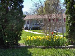 1205 Glenwood Dr NW, Cedar Rapids, IA 52405