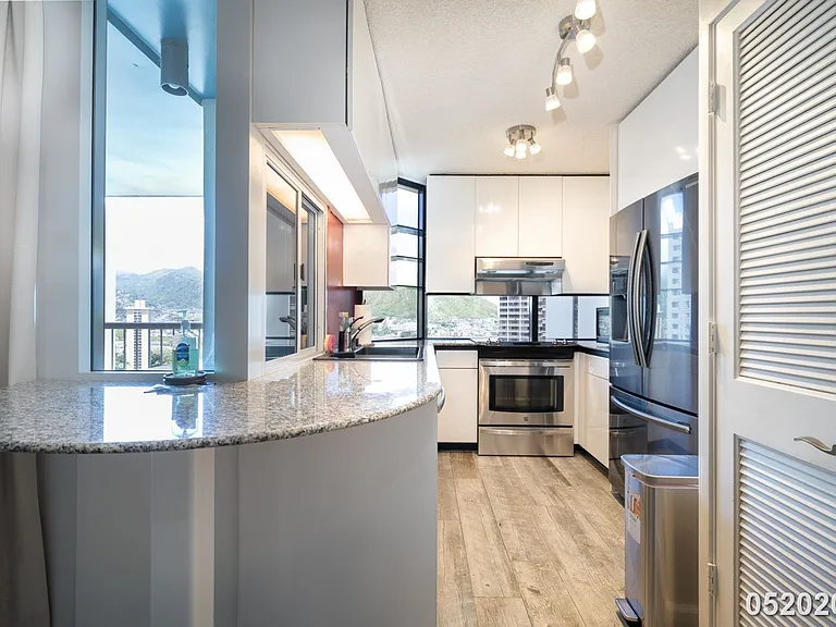 1212 Nuuanu Ave #2406 — Photo 4