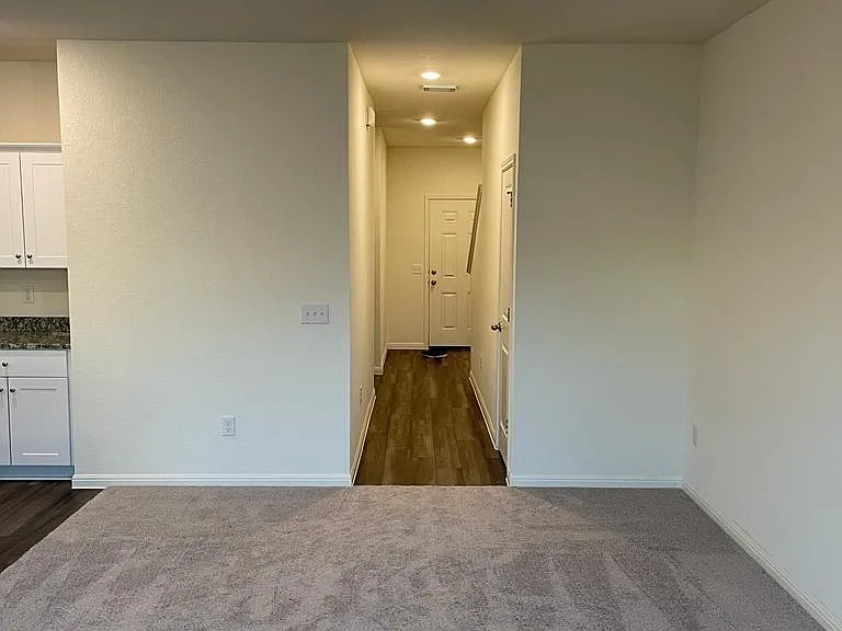 106 Aoudad Rd — Photo 2