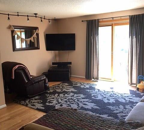5th image of 653 Charlesgate Cir