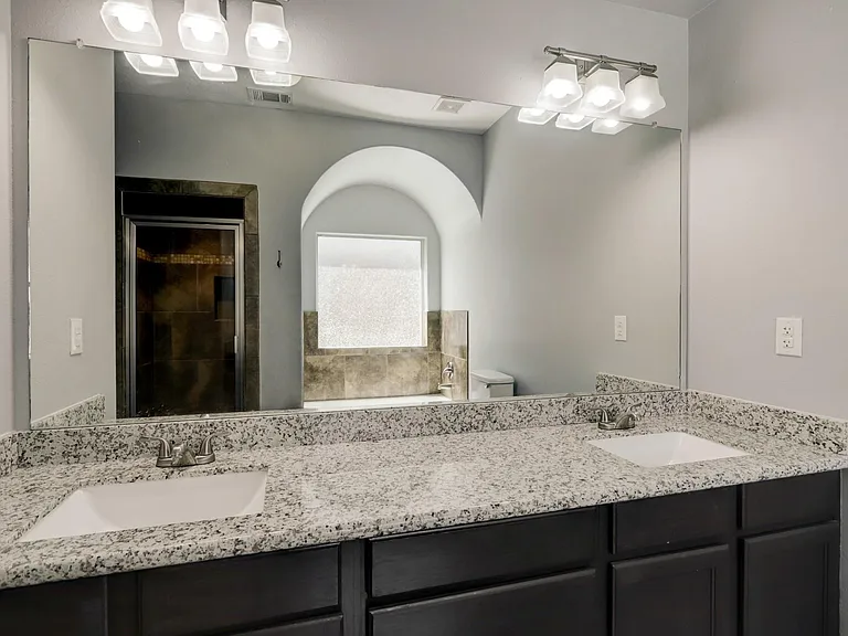 2707 Lake Breeze Ln — Photo 6
