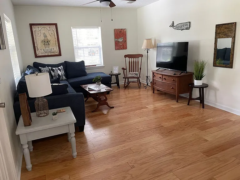 501 Bailey St — Photo 15