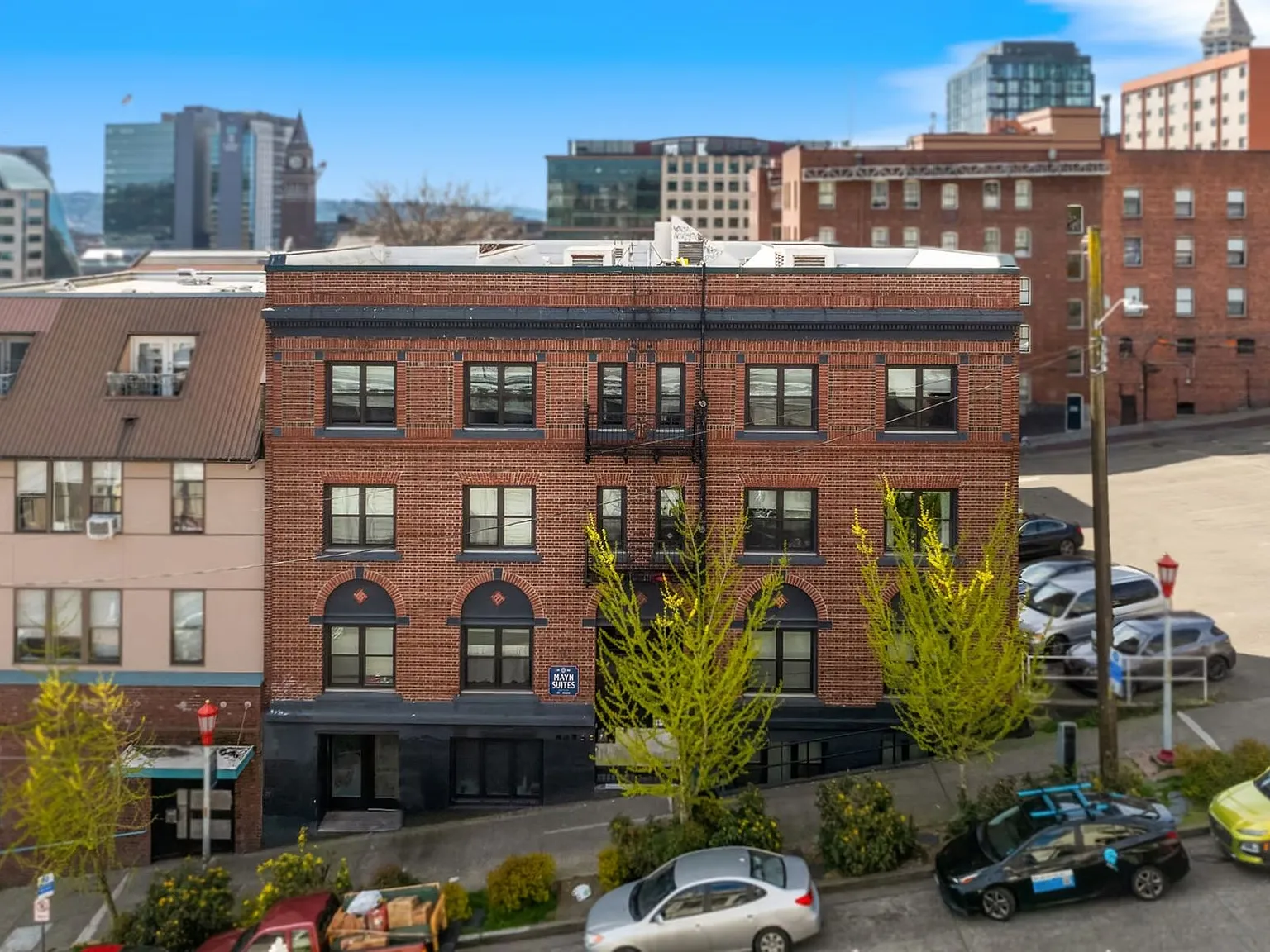Mayn Suites — Photo 2