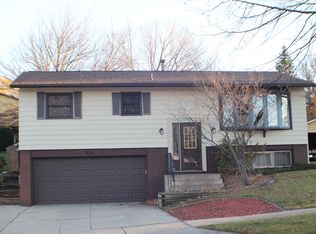 924 30th St NW, Rochester, MN 55901